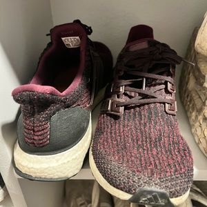 BURGUNDY ADIDAS ULTRABOOST